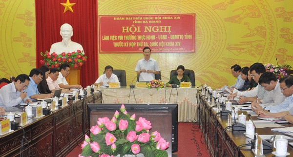 Bí thư Tỉnh ủy Triệu Tài Vinh phát biểu kết luận hội nghị.