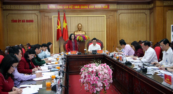 Đồng chí Trương Thị Mai, Ủy viên Bộ Chính trị, Bí thư Trung ương Đảng, Trưởng ban Dân vận Trun ương phát biểu kết luận buổi làm việc với lãnh đạo tỉnh Hà Giang.