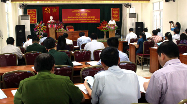 Phó Chủ tịch UBND tỉnh Trần Đức Quý phát biểu tại Hội nghị.