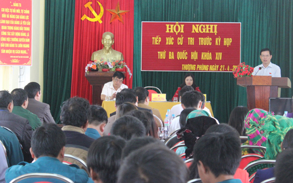 Toàn cảnh buổi tiếp xúc cử tri tại xã Thượng Phùng, huyện Mèo Vạc.