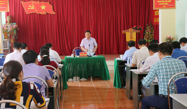 Phó Chủ tịch UBND tỉnh Nguyễn Minh Tiến kết luận buổi làm việc.