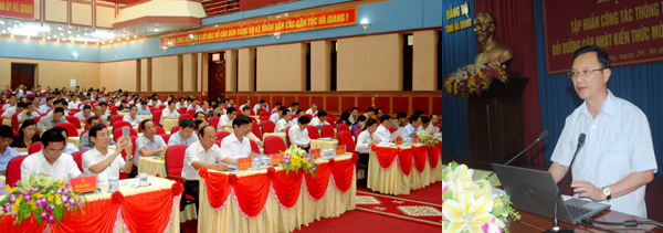 Phó Bí thư Thường trực Tỉnh ủy, Chủ tịch HĐND tỉnh Thào Hồng Sơn khai mạc hội nghị.