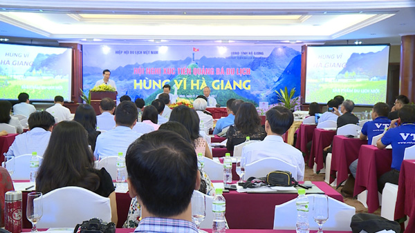 Bí thư Tỉnh ủy Triệu Tài Vinh phát biểu tại Hội nghị.