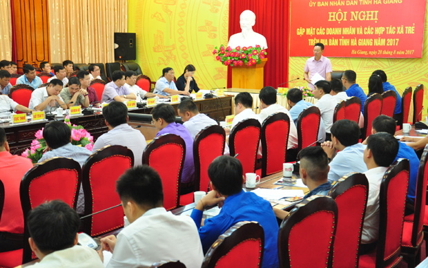 Chủ tịch UBND tỉnh Nguyễn Văn Sơn phát biểu kết luận hội nghị