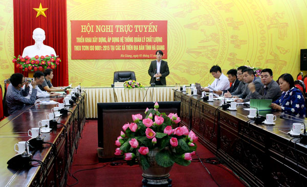 Chuyên gia thuộc Tổng cục Tiêu chuẩn Đo lường chất lượng (Bộ KH&CN) truyền đạt các chuyên đề liên quan đến tiêu chuẩn TCVN ISO 9001:2015