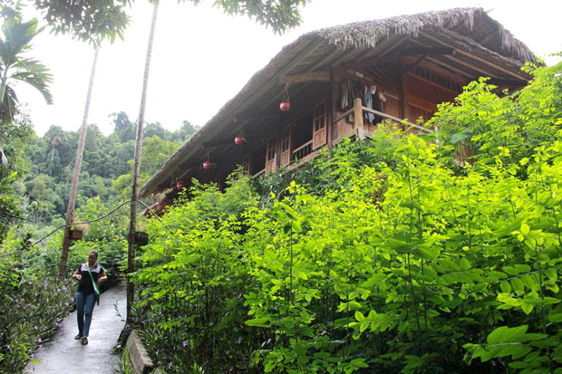 Nhà DLCĐ của gia đình bác Hoàng Văn Thổ, thôn Nà Ràng