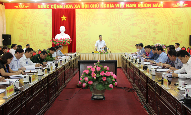 Đồng chí Nguyễn Văn Sơn, Chủ tịch UBND tỉnh kết luận tại cuộc họp.
