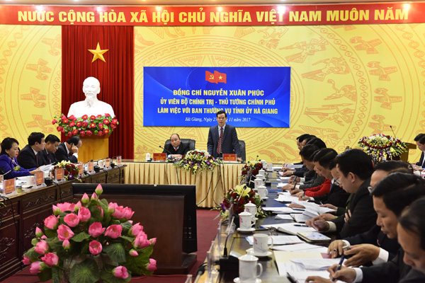 Bí thư Tỉnh ủy Triệu Tài Vinh, Uỷ viên T.Ư Đảng, Bí thư Tỉnh uỷ, Trưởng đoàn ĐBQH khoá XIV tỉnh Hà Giang phát biểu tại buổi làm việc của Thủ tướng Chính phủ với tập thể BTV Tỉnh ủy.