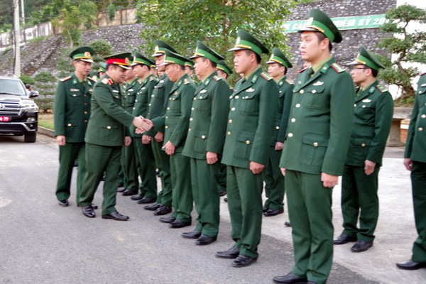 Thượng tướng Lê Chiêm thăm và làm việc tại Bộ chỉ huy Biên phòng tỉnh