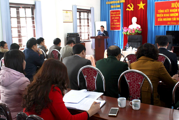 Phó Chủ tịch Thường trực UBND tỉnh phát biểu tại Hội nghị.