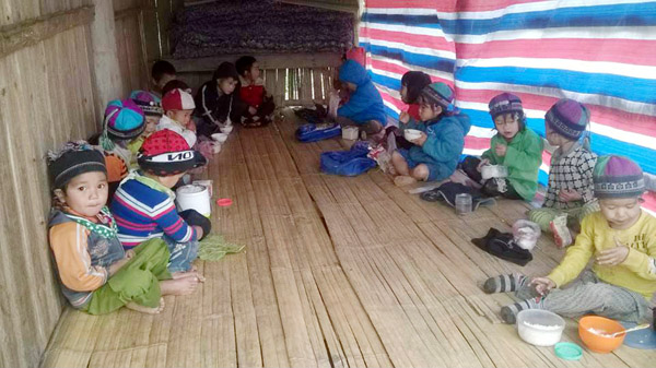 Những “mầm non” ở Điểm trường khó khăn thôn Đông Chè (xã Nàn Xỉn) cần sự hỗ trợ.