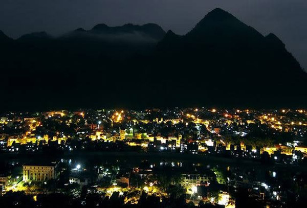 Lung linh đêm thành phố trẻ