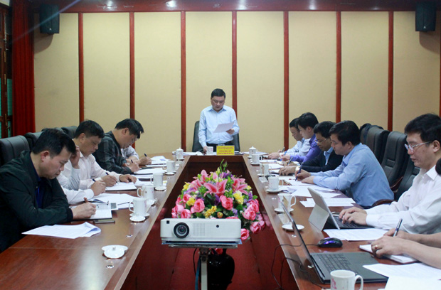 Phó Chủ tịch Thường trực UBND tỉnh Nguyễn Minh Tiến phát biểu kết luận cuộc họp.