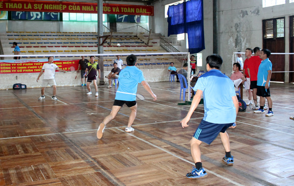Một trận cầu ở nội dung đôi nam.