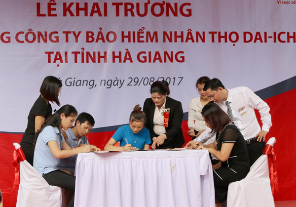 Lễ khai trương Văn phòng Công ty Bảo hiểm nhân thọ Dai-ichi life tại tỉnh Hà Giang.