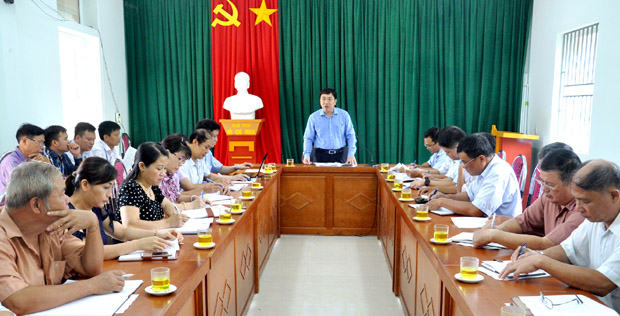 Phó Bí thư Tỉnh ủy Nguyễn Mạnh Dũng phát biểu tại buổi làm việc với xã Phương Thiện.