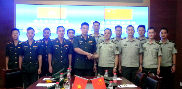 Đại diện Đồn Biên phòng Xín Mần tham gia buổi tọa đàm. Ảnh: Đỗ Trọng