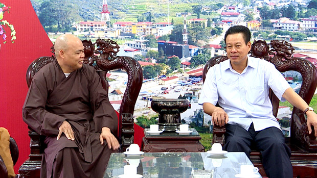 Chủ tịch UBND tỉnh Nguyễn Văn Sơn tiếp xã giao Thượng tọa Thích Thanh Phong.