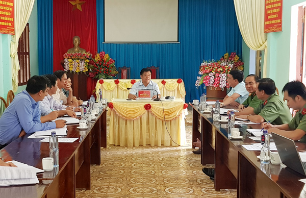 Toàn cảnh buổi làm việc.