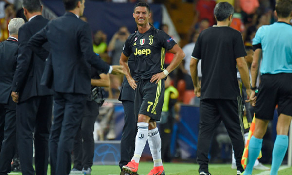 Ronaldo có thể thở phào nhẹ nhõm sau khi biết anh vẫn đủ điều kiện gặp lại đội bóng cũ Man Utd. 