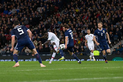 Pha solo đẳng cấp của Bruma giúp Bồ Đào Nha gia tăng cách biệt lên tỷ số 3-0 trước Scotland.