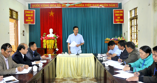 Chủ tịch UBND tỉnh Nguyễn Văn Sơn phát biểu tại buổi làm việc với Đảng ủy xã Sính Lủng.
