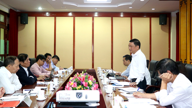 Phó Chủ tịch Thường trực UBND tỉnh Nguyễn Minh Tiến phát biểu tại buổi làm việc
