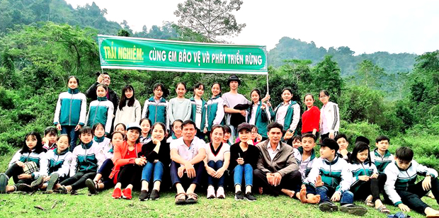 Chụp ảnh lưu niệm chuyến trải nghiệm.