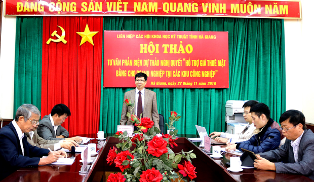 Toàn cảnh Hội thảo tư vấn phản biện dự thảo Nghị quyết của HĐND tỉnh. 