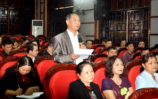 Cử tri thành phố Hà Giang chất vấn các đại biểu HĐND tỉnh.