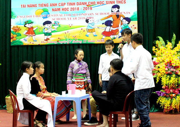 -	Phần thi năng khiếu của nhóm học sinh THCS huyện Hoàng Su Phì.