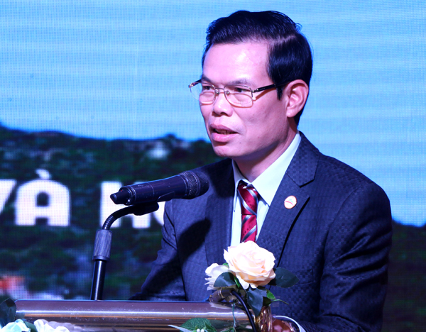 Bí thư Tỉnh ủy Triệu Tài Vinh phát biểu tại hội nghị 