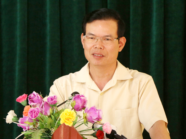 Bí thư Tỉnh ủy Triệu Tài Vinh phát biểu chỉ đạo tại buổi làm việc.