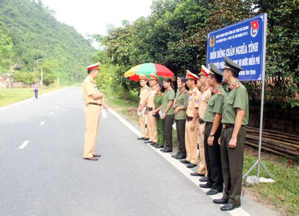 Phòng CSGT, Công an tỉnh phối hợp với Đoàn thanh niên, Công an tỉnh tổ chức 