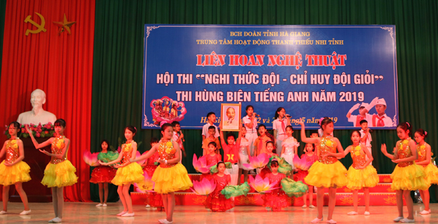 Tiết mục biểu diễn nghệ thuật của Đoàn thành phố Hà Giang.