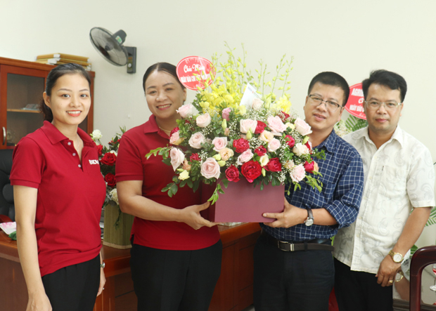 Ngân hàng BIDV Hà Giang chúc mừng.