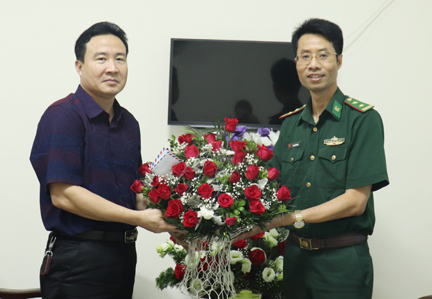 Đồn Biên phòng Cửa khẩu Quốc tế Thanh Thủy chúc mừng 