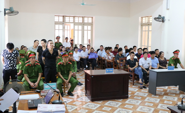 Toàn cảnh phiên xét xử vụ án cưỡng đoạt tài sản tại huyện Quang Bình