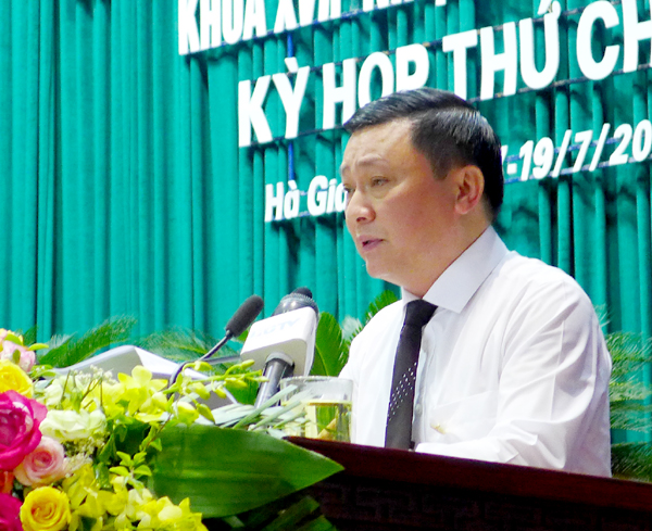 Chủ tịch UBND tỉnh phát biểu giải trình tại kỳ họp