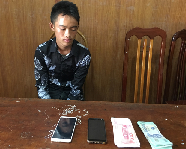 Đối tượng Giàng Mí Lình cùng số tài sản trộm cắp tại cơ quan Công an.