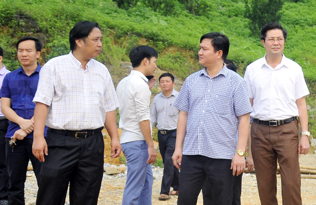Lãnh đạo Sở TN&MT cùng lãnh đạo huyện Bắc Quang trao đổi, tháo gỡ vướng mắc về đất đai thực hiện dự án phát triển dược liệu của Công ty Bông Sen Vàng.