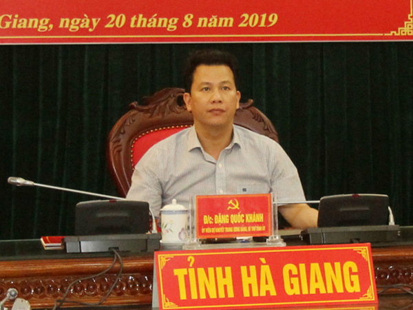 Bí thư Tỉnh ủy Đặng Quốc Khánh dự hội nghị tại điểm cầu của tỉnh.