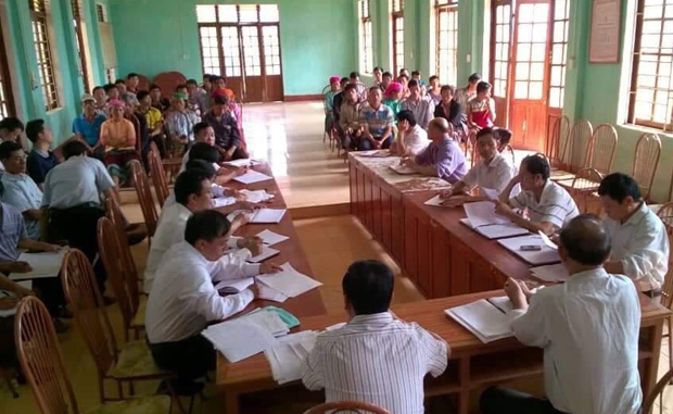 Một buổi sinh hoạt chi bộ tại Đảng bộ xã Mậu Long. Ảnh: CTV