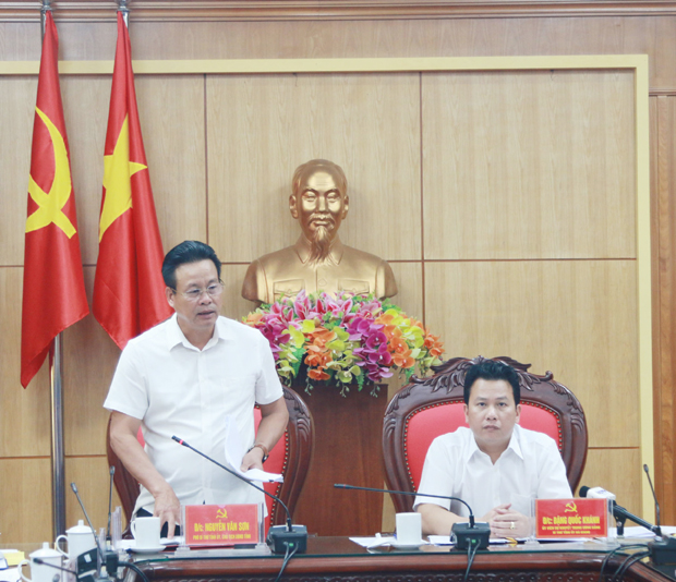 Chủ tịch UBND tỉnh Nguyễn Văn Sơn phát biểu tại cuộc họp