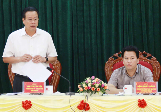 Chủ tịch UBND tỉnh Nguyễn Văn Sơn phát biểu tại buổi làm việc.