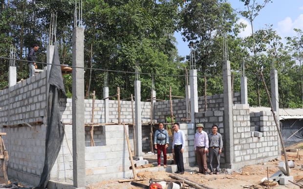 Gia đình chị Nông Thị Vĩnh, thôn Na Sàng 3, xã Bạch Đích được hỗ trợ xây dựng nhà Đại đoàn kết.