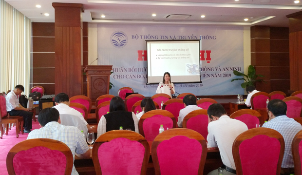  Hội nghị bồi dưỡng kiến thức QP - AN cho các cơ quan báo chí