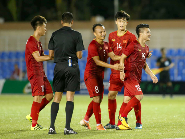 Quang Hải ấn định chiến thắng 7-1 cho U22 Việt Nam