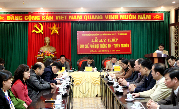 Toàn cảnh buổi ký kết Quy chế phối hợp thông tin, tuyên truyền.