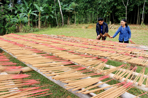Hương được phơi trong vòng 2 nắng là có thể sử dụng.